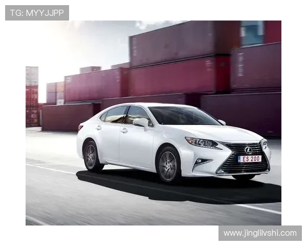 12.8万!2015款雷克萨斯ES白色中大型轿车 12.8万!2015款雷克萨斯ES白色中大型轿车